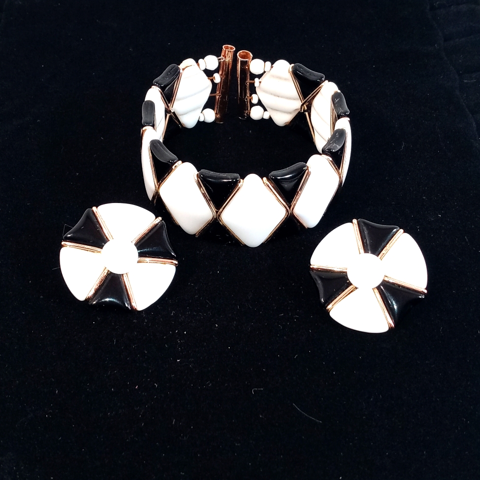 Vintage Art Deco Western Germany Jewlery Set 18$